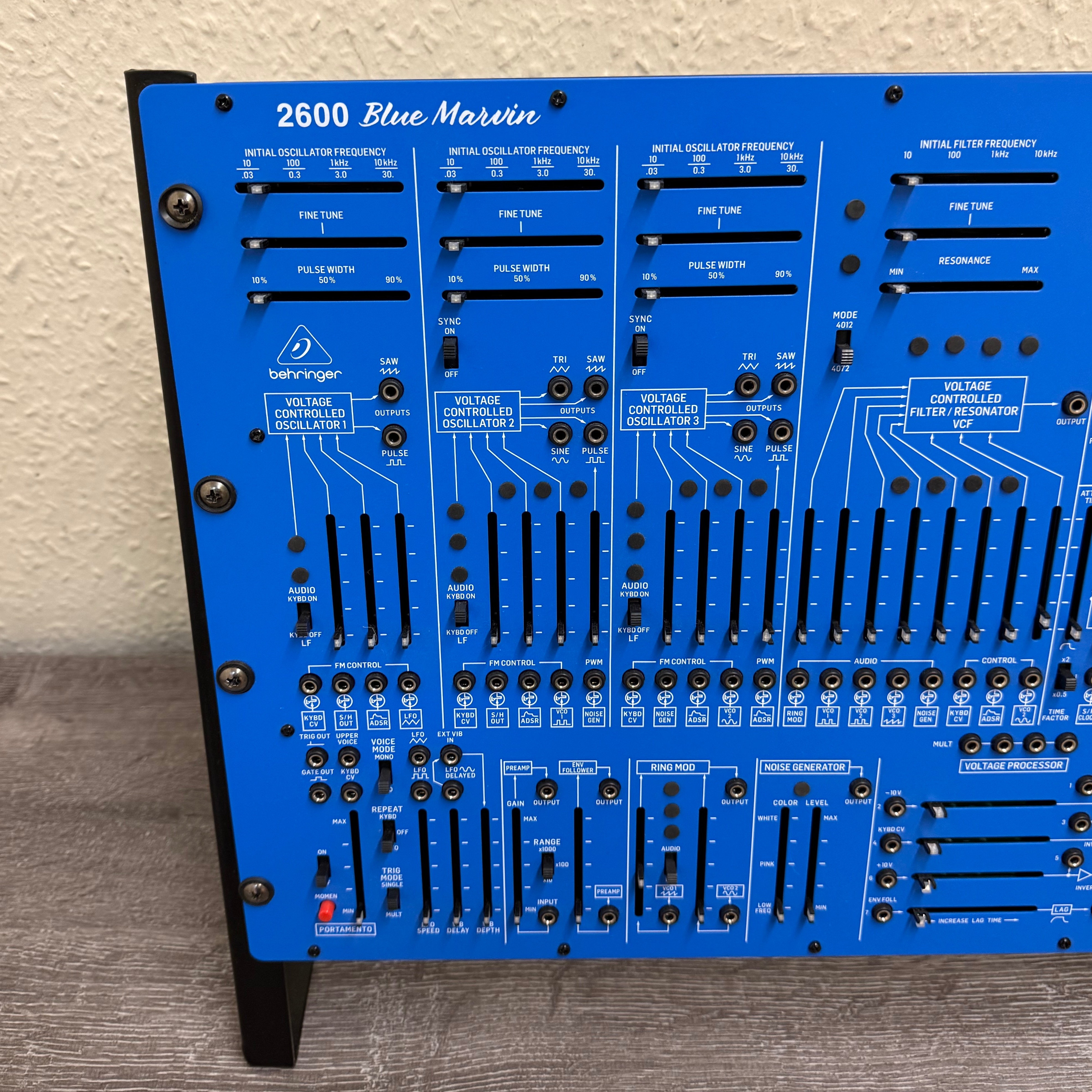 Pre-owned BEHRINGER 2600 BLUE MARVIN WITH STAND - Own4Less